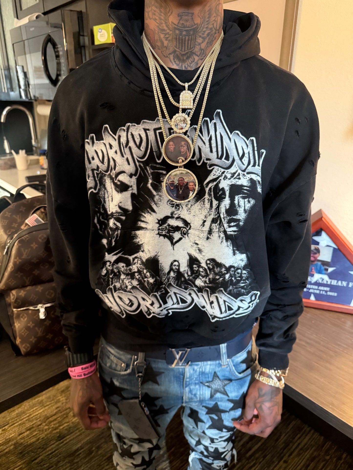 "FORGOTTEN IDOLS WORLD WIDE "(Hoodie)